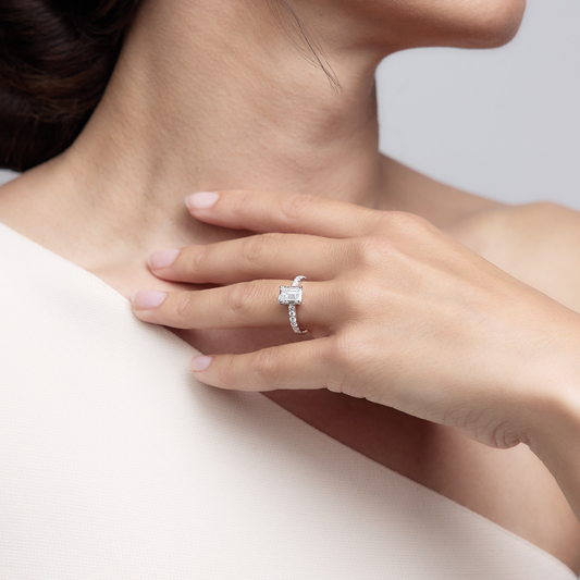 Woman wearing the Oliver Heemeyer Elizabeth Diamond Ring.