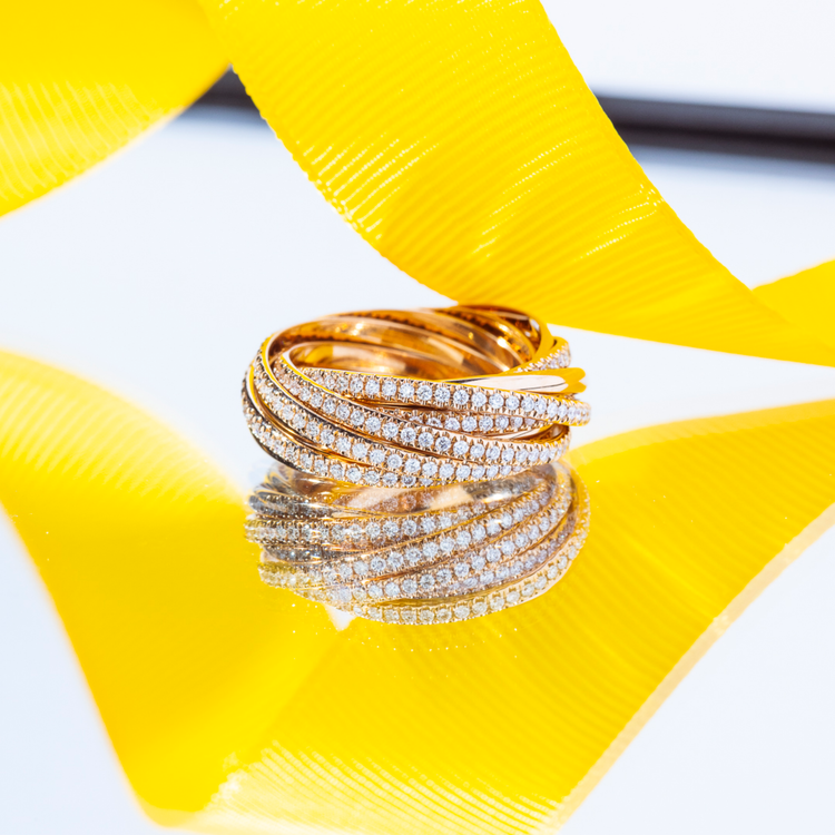 Oliver Heemeyer Ali Baba diamond ring in 18k rose gold. Different perspective 2.