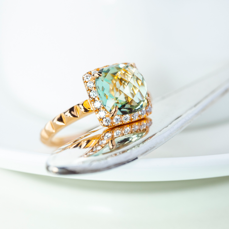 Oliver Heemeyer Charlie Green Amethyst Ring Fancy made of 18k rose gold. Different perspective 1.