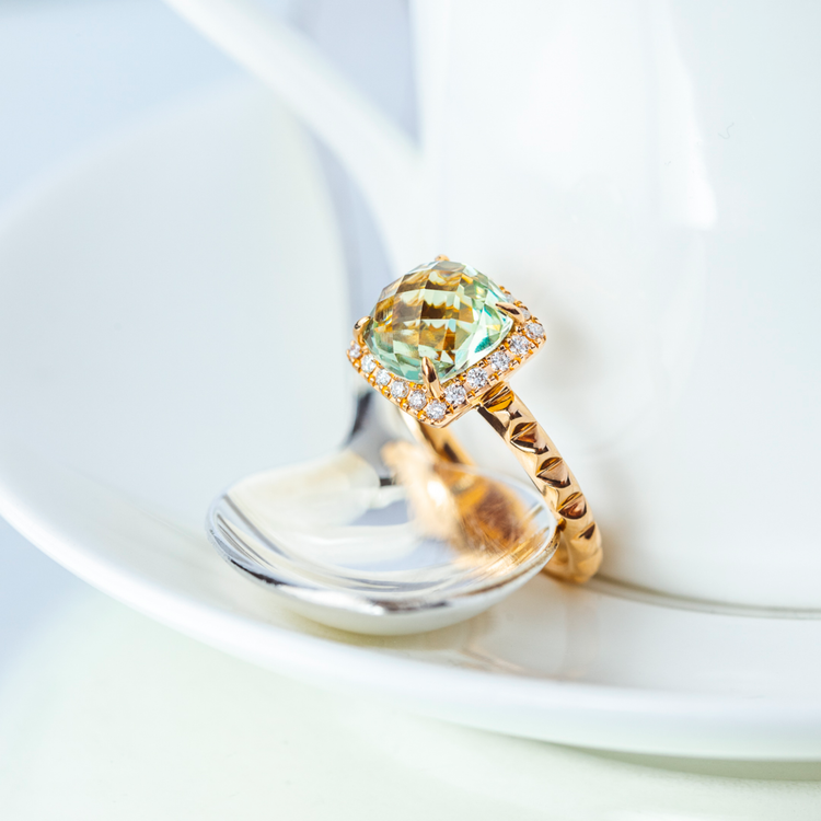 Oliver Heemeyer Charlie Green Amethyst Ring Fancy made of 18k rose gold. Different perspective 2.