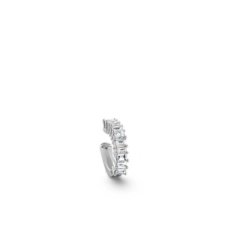 Oliver Heemeyer Jules ear cuff made of 18k white gold.