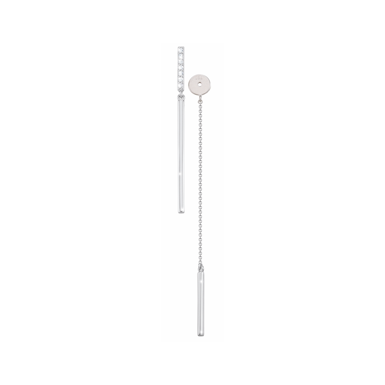 Get in style, with this cool earring design from Oliver Heemeyer. The Pam earrings consist of a front and back part, are made of 18k white gold and set with 14 diamonds. Casual yet chic and perfect for any outfit and occasion.