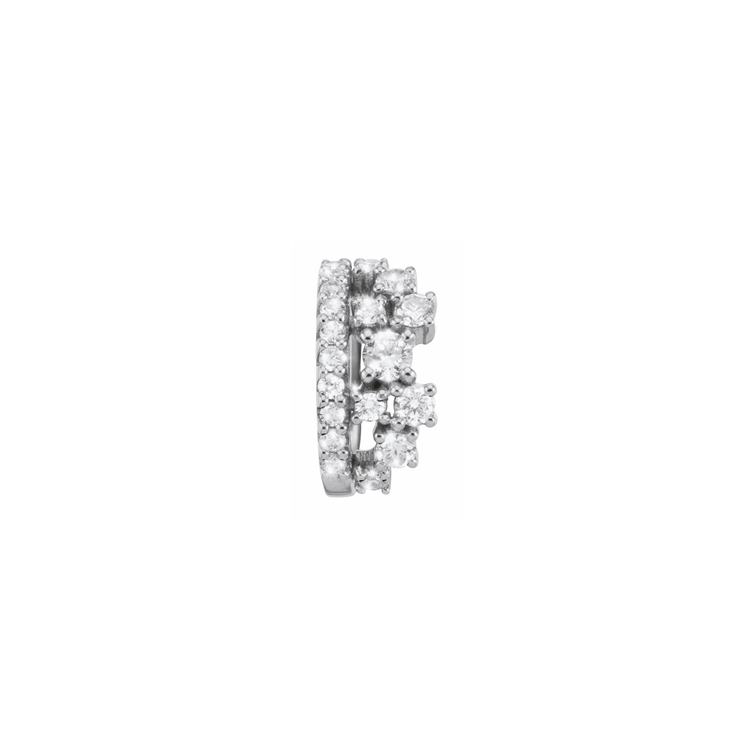 This stunningly beautiful ear cuff shines bright like a little crown. Get yourself a bit of royal feeling with this 18k white gold ear cuff. Carefully handcrafted by our goldsmiths and refined with 40 sparkling diamonds it is an eye catcher which cannot be missed. Front view.