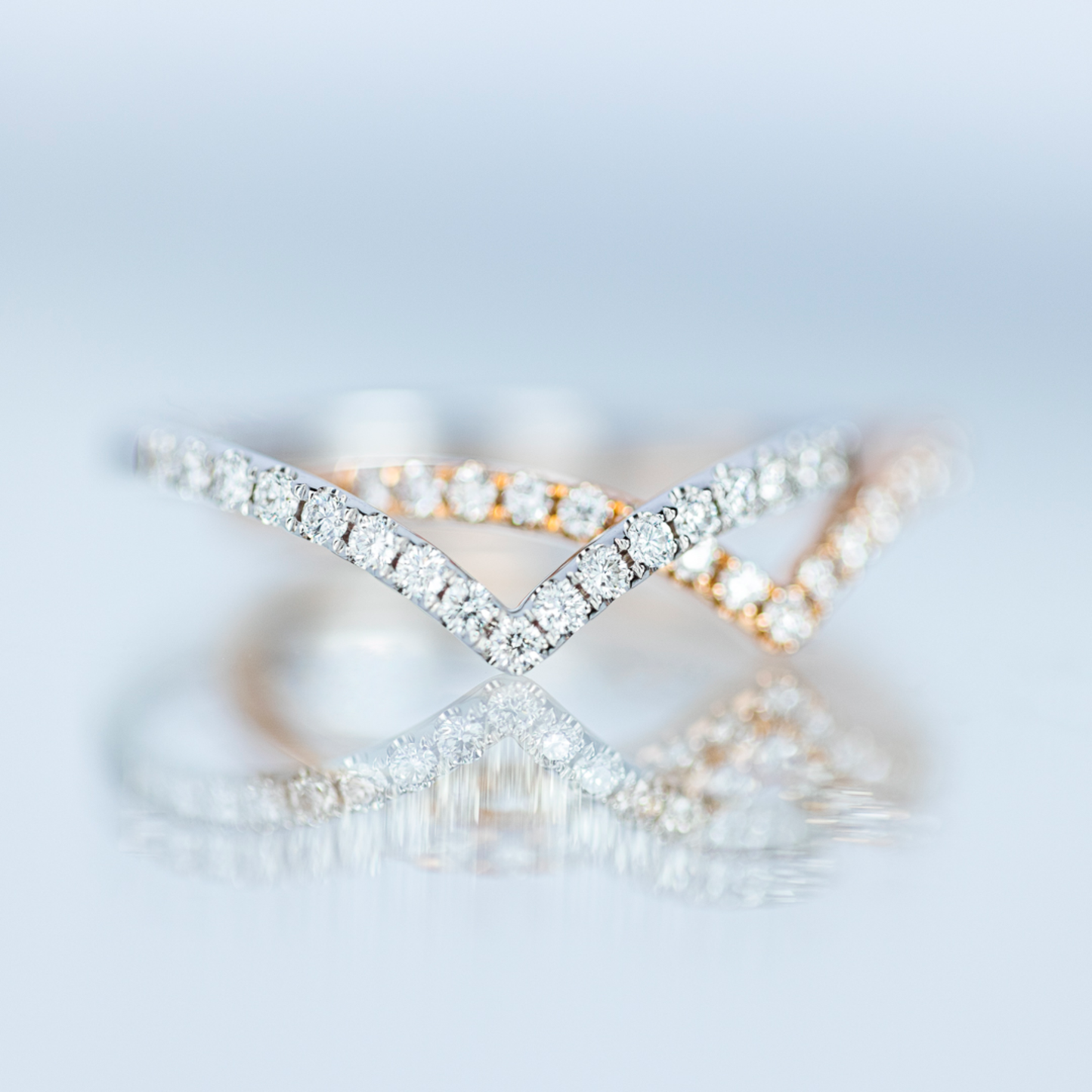 Oliver Heemeyer Victoria Diamond Ring made of 18k white gold. Different perspective 2.