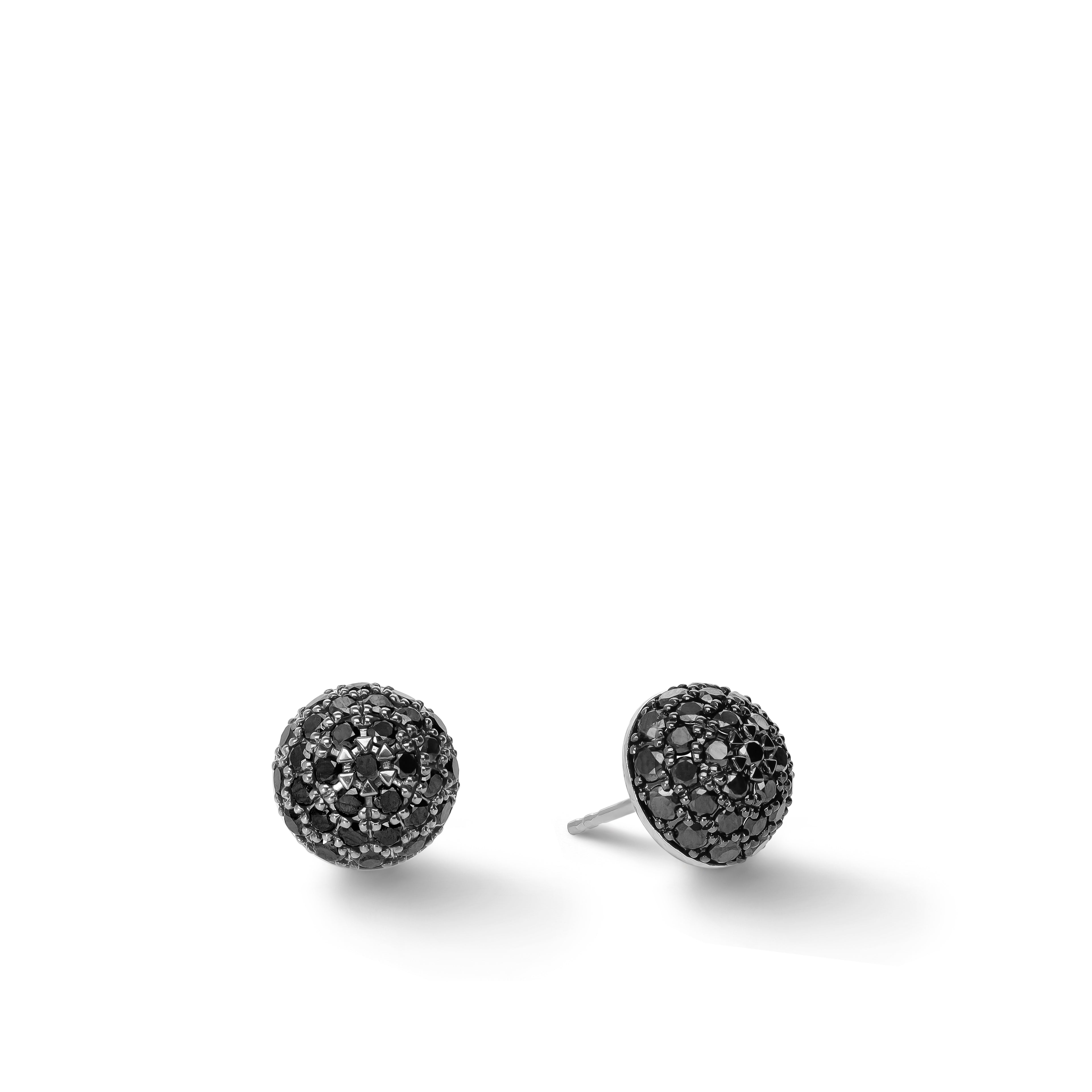 Schwarze Hlabkuppel-Ohrstecker 10 mm