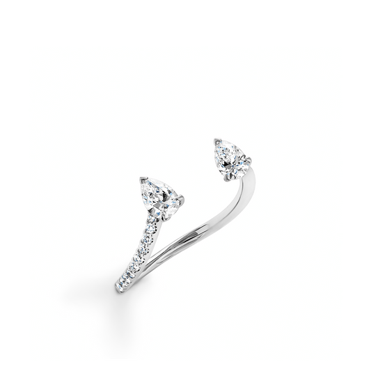 Oliver Heemeyer Alice open diamond ring made of 18k white gold.
