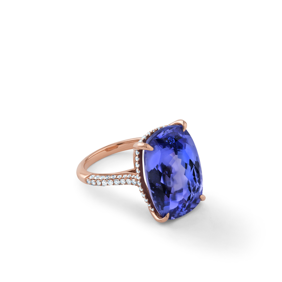 Oliver Heemyer Audra Tanzanite ring made of 18k rose gold.