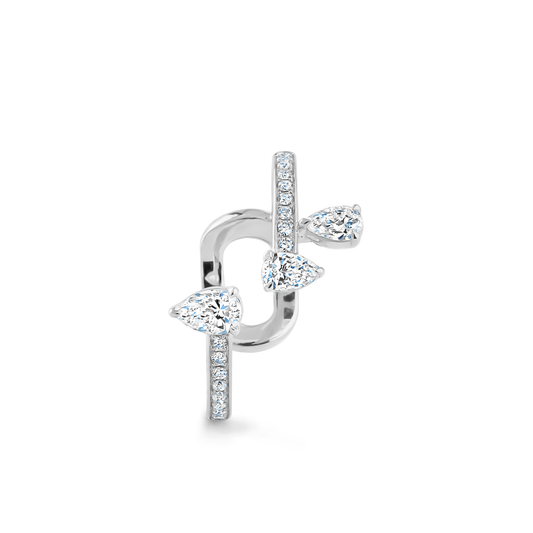 Oliver Heemeyer Cory open diamond ring made of 18k white gold. Perspective 2.