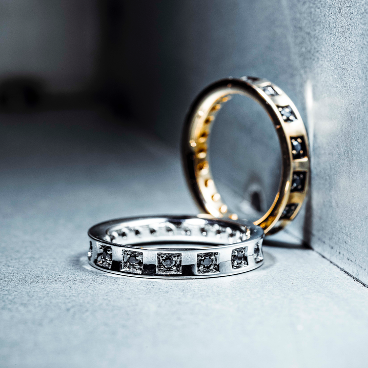 Oliver Heemeyer Duke men`s diamond ring made of 18 rose or white gold.