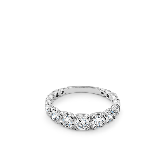 Oliver Heemeyer Ellis diamond ring made of 18k white gold.