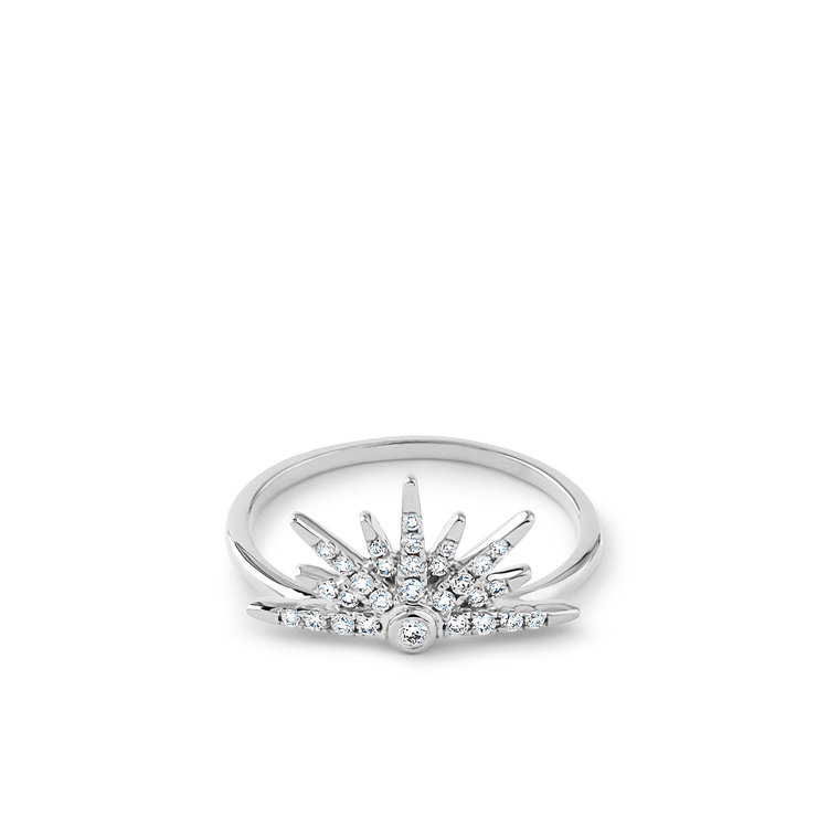 Oliver Heemeyer Eremia Diamond Ring made of 18k white gold.