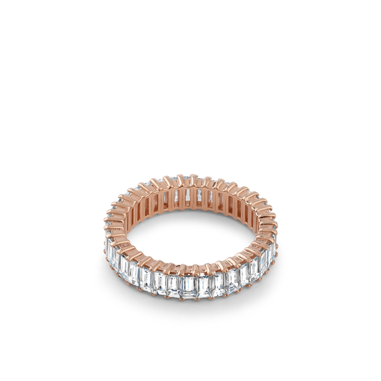 Oliver Heemeyer Getty diamond ring made of 18k rose gold.
