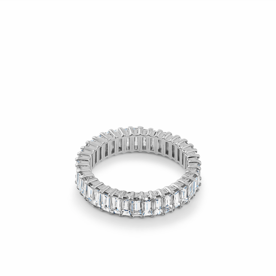 Oliver Heemeyer Getty diamond ring made of 18k white gold.