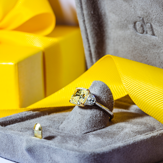 Oliver Heemeyer Helios Fancy Yellow Diamond Ring made of 18k white gold. Different perspective 2.