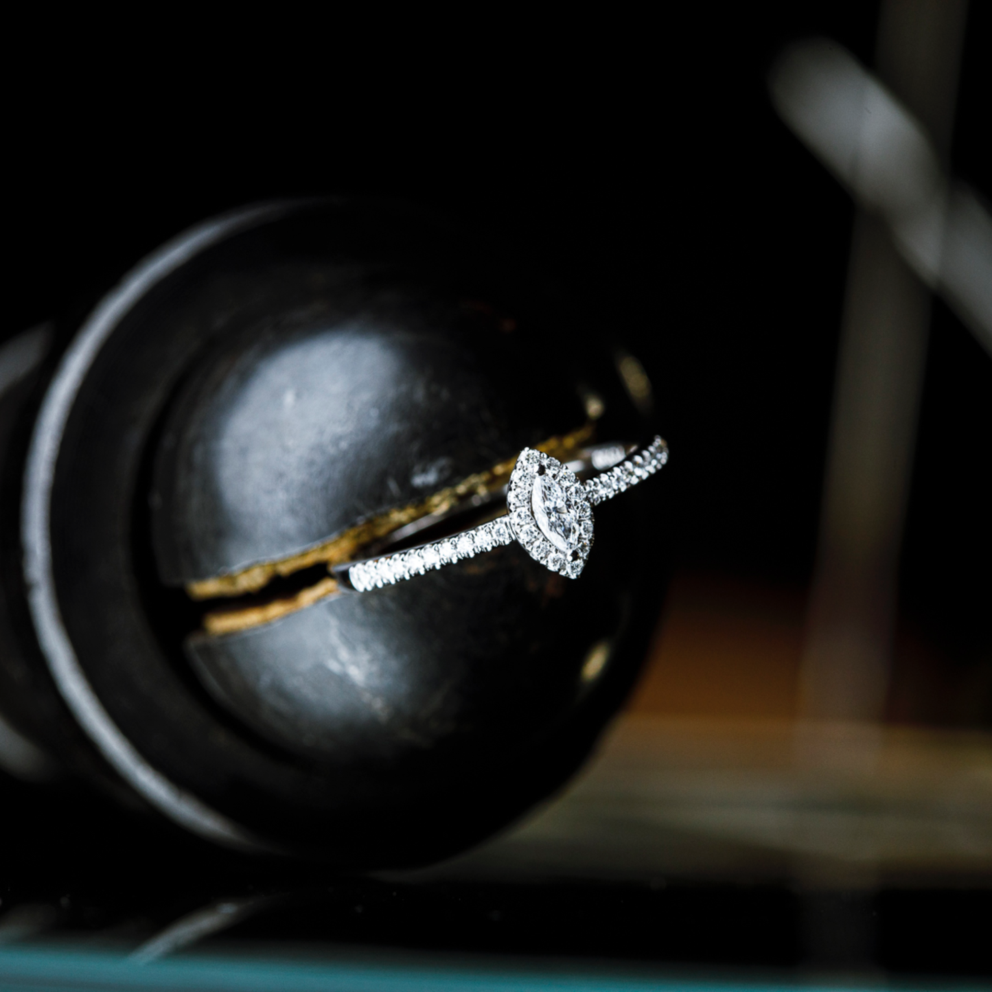 Oliver Heemeyer Liz Navette Diamond Ring made of 18k white gold. Different perspective 2.