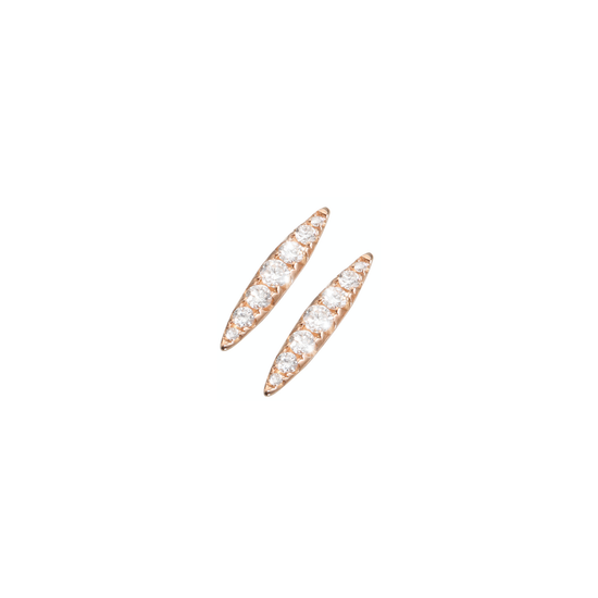 Add a little sparkle to your outfit, with this subtle pair of earrings from Oliver Heemeyer. Made of 18k rose gold and adorned with 14 shiny diamonds in different sizes.