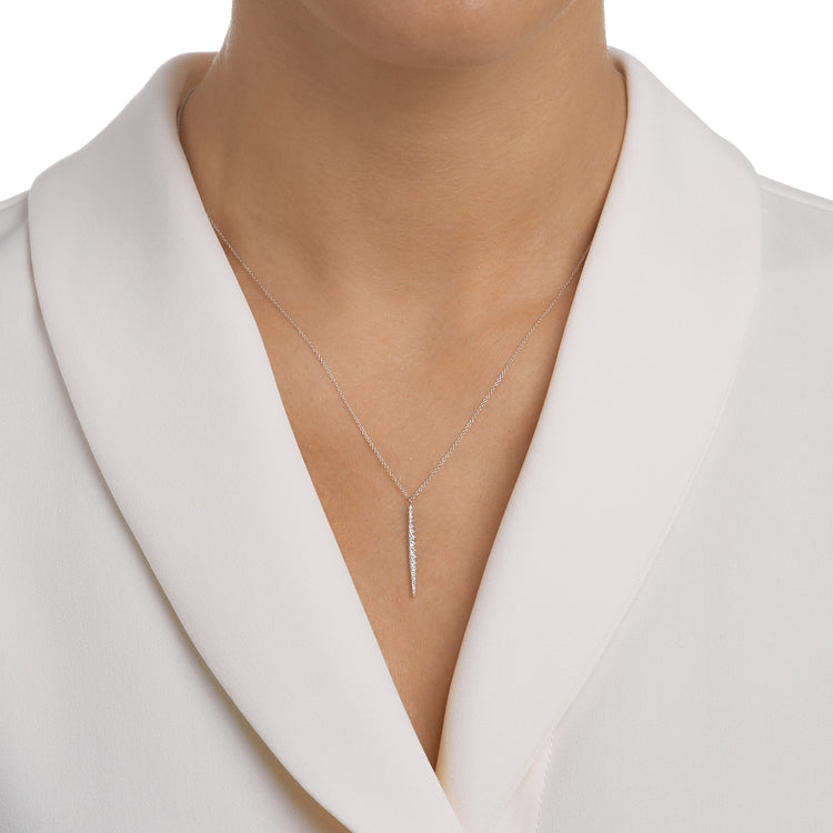 Woman wearing the Oliver Heemeyer Navette diamond necklace.