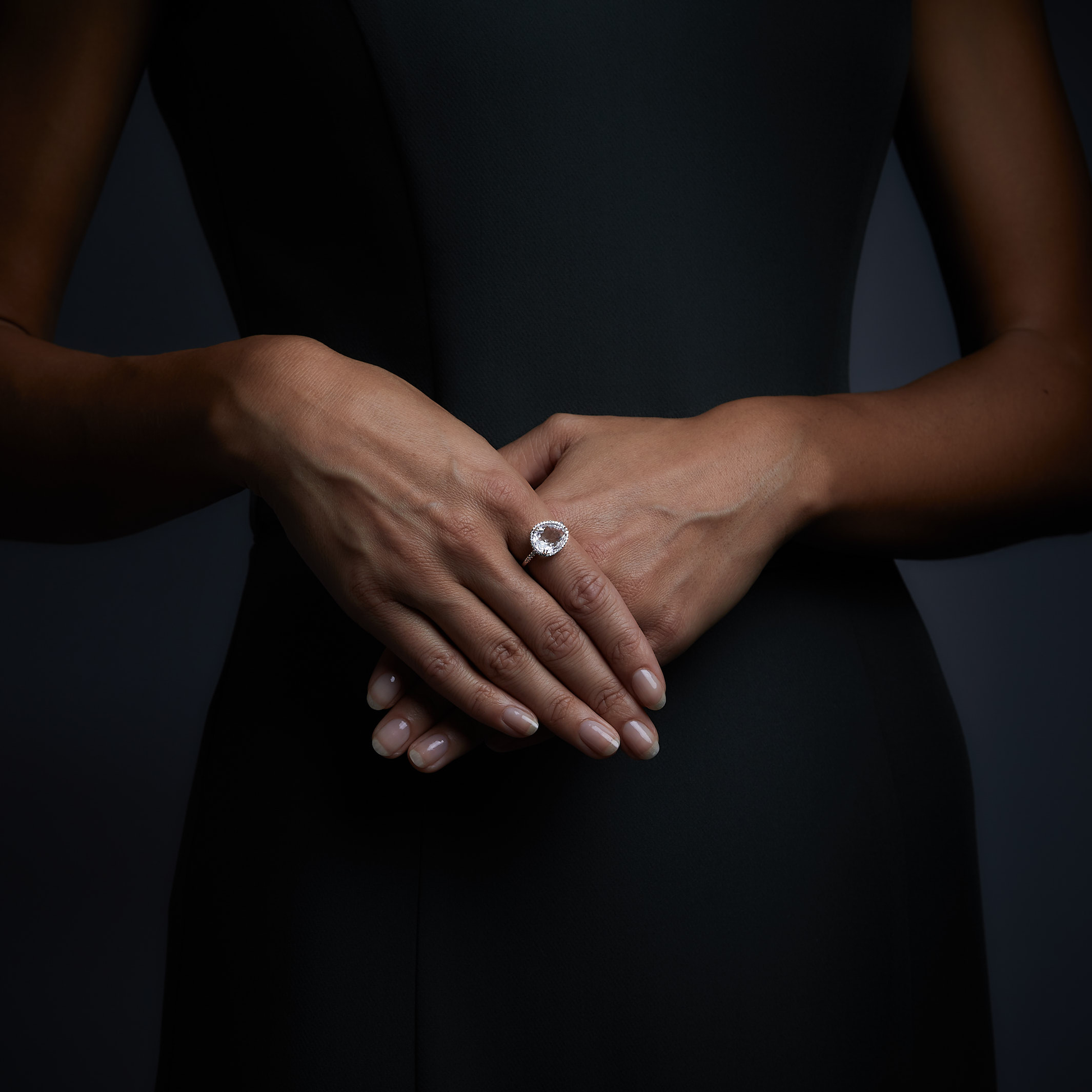 Woman wearing the Oliver Heemeyer Jamie Rock Crystal Ring made of 18k white gold.