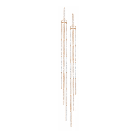The Oliver Heemeyer Waterfall earrings are adorned with stunning 304 diamonds set in 18k rose gold and offer unparalleled brilliance in discreet size and shape.