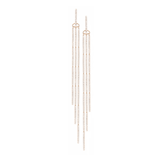 The Oliver Heemeyer Waterfall earrings are adorned with stunning 304 diamonds set in 18k rose gold and offer unparalleled brilliance in discreet size and shape.