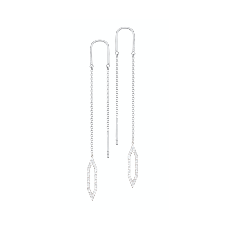 The Oliver Heemeyer Oriental chain diamond earrings are made of 18k white gold and adorned with subtle diamonds. Simple elegance combined with a sleek and contemporary design.