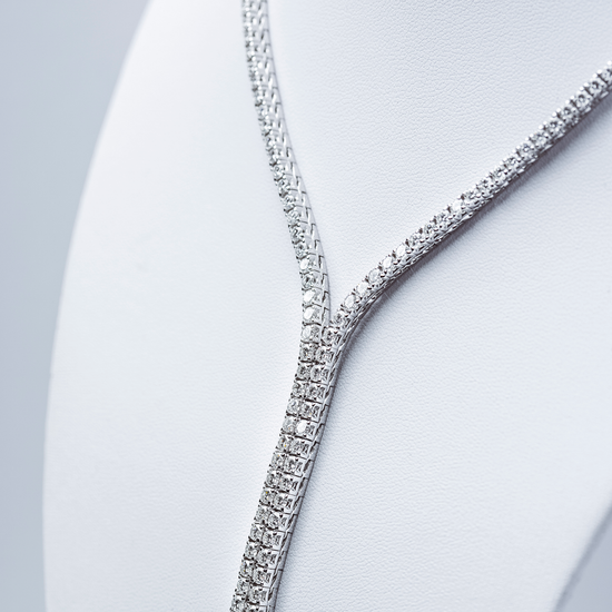 Oliver Heemeyer Scarf diamond necklace made of 18k white gold. Close up No. 2..