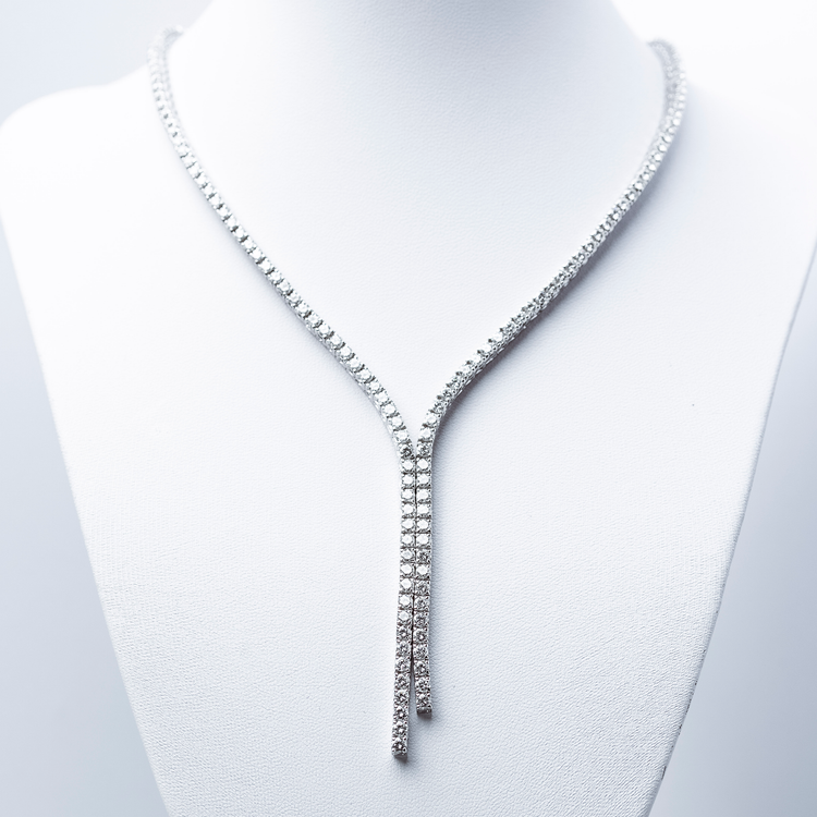 Oliver Heemeyer Scarf diamond necklace made of 18k white gold. Different perspective.