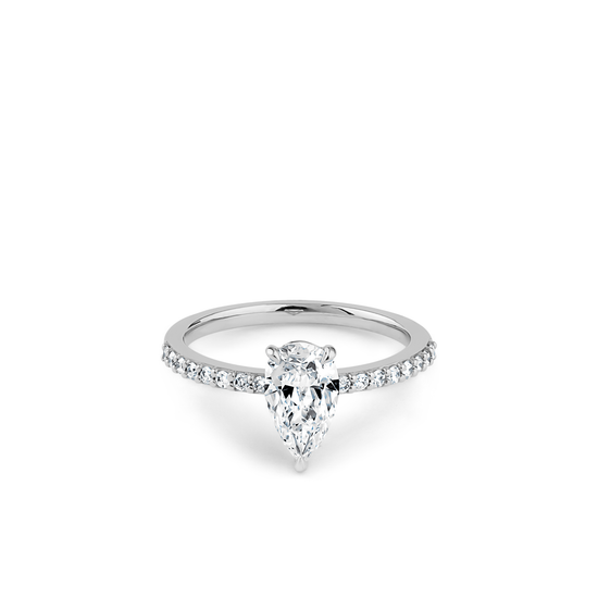 Oliver Heemeyer Thara Diamond Ring made of platinum.